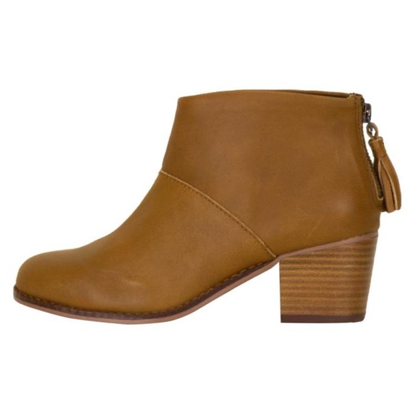 Toms Shoes - Toms Leila Bootie in brown leather size 10